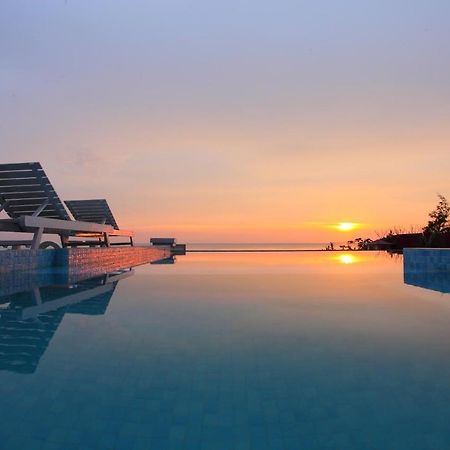 Hotel Lux Ngwesaung Esterno foto