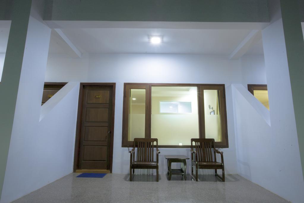 Hotel Lux Ngwesaung Esterno foto