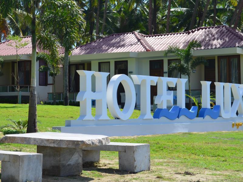 Hotel Lux Ngwesaung Esterno foto