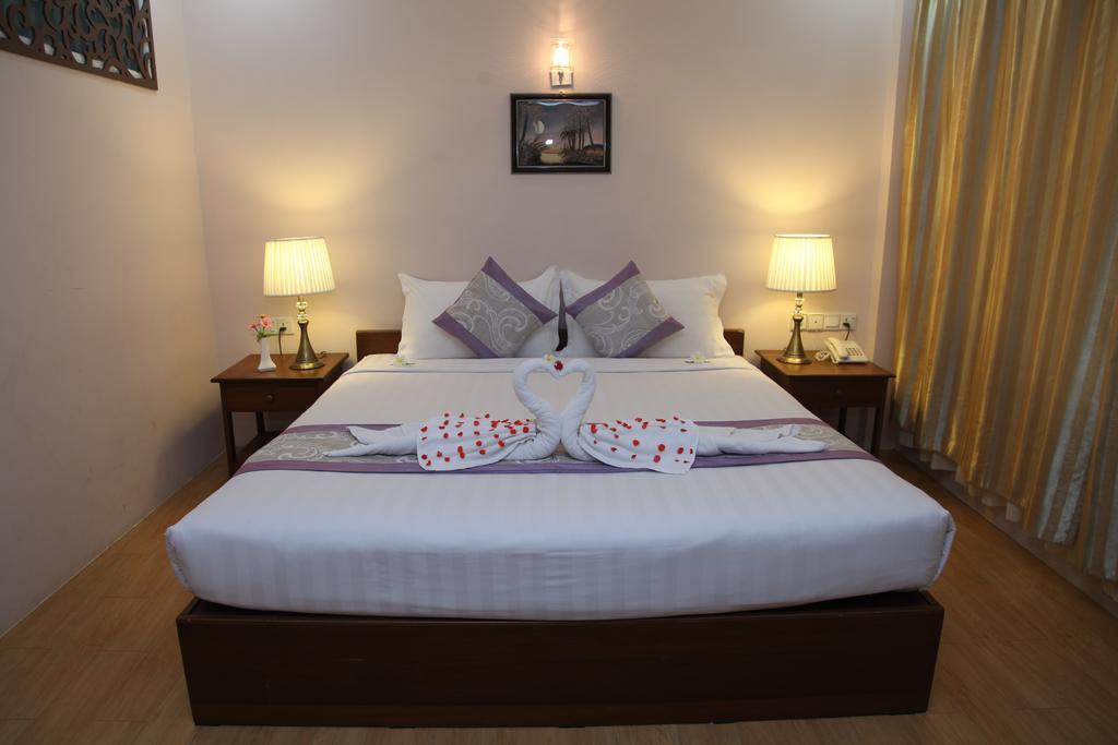 Hotel Lux Ngwesaung Esterno foto